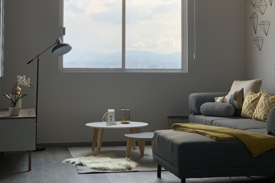 Departamento muestra torre 100
